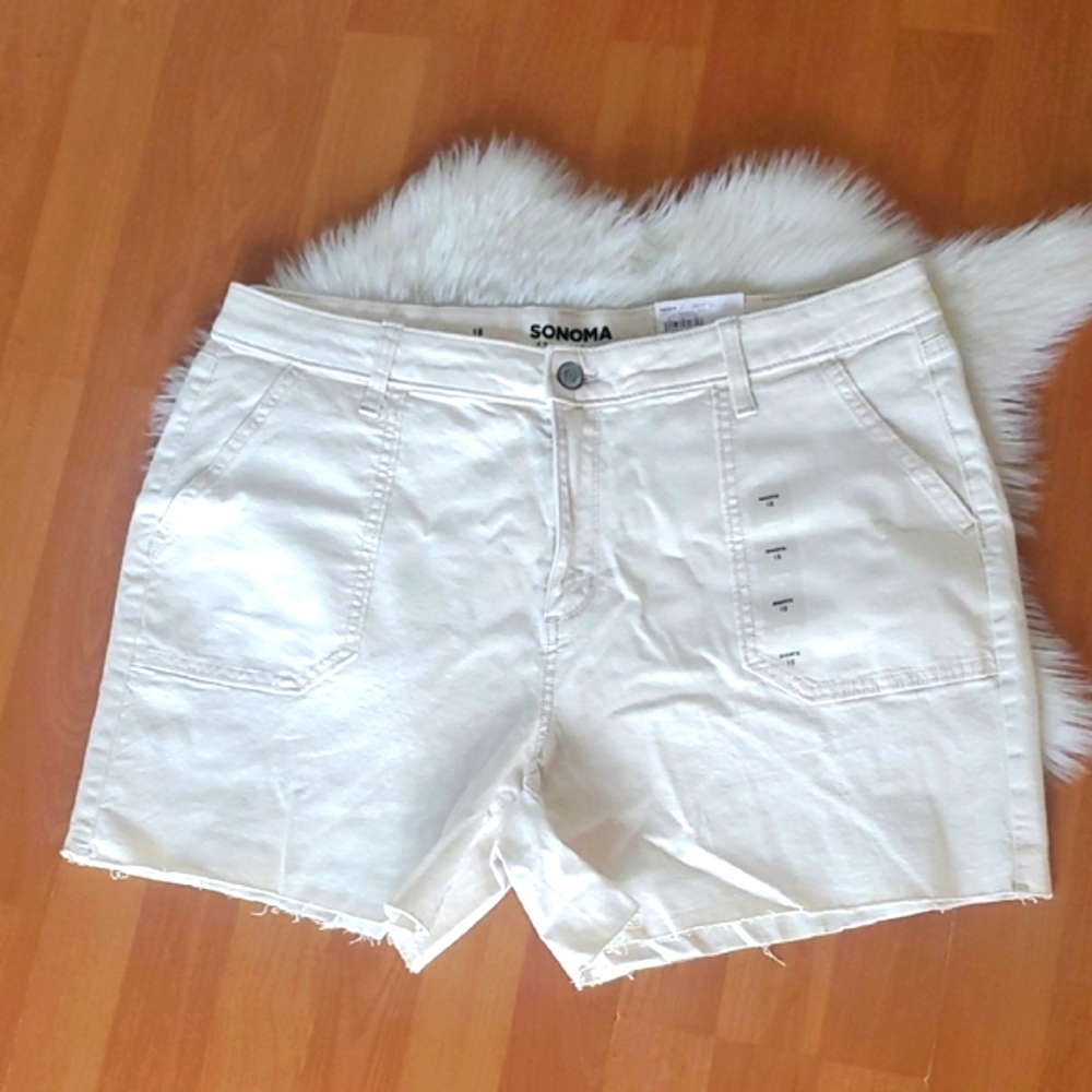 NWT Sonoma womens denim shorts Khaki Size 18